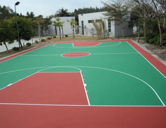 篮球场可以使用硅PU或丙烯酸材料