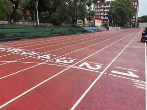 全塑型塑胶跑道